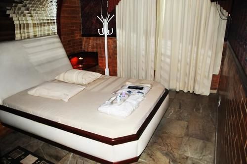 Hotel do amor Caricia (adults Only)